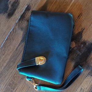Clever Danbury Mint Single Compartment Fully Lined Wristlet. Like New! Black.